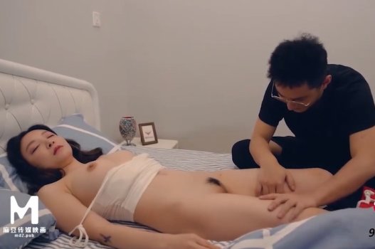 O filho atraiu a noiva de sua esposa extremamente intensa